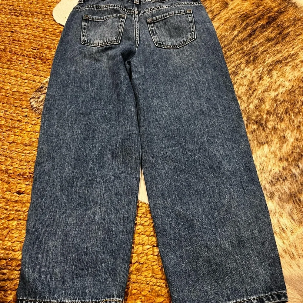 Cat & Jack Girl's Barrel Rhinestone Blue Jeans l 10 - Picture 4 of 4